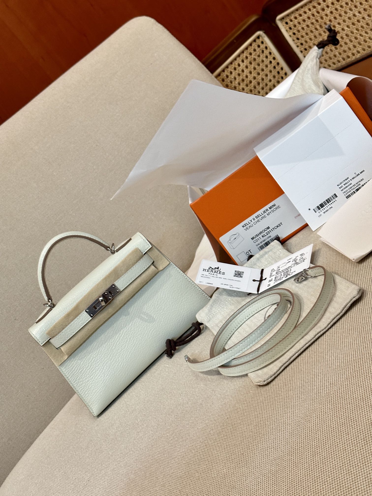 A color from 2023 Hermes ,0T Mushroom.Hermes Kelly25,Togo leather